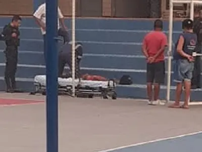 Homem baleado pede socorro em escola, mas não resiste e morre