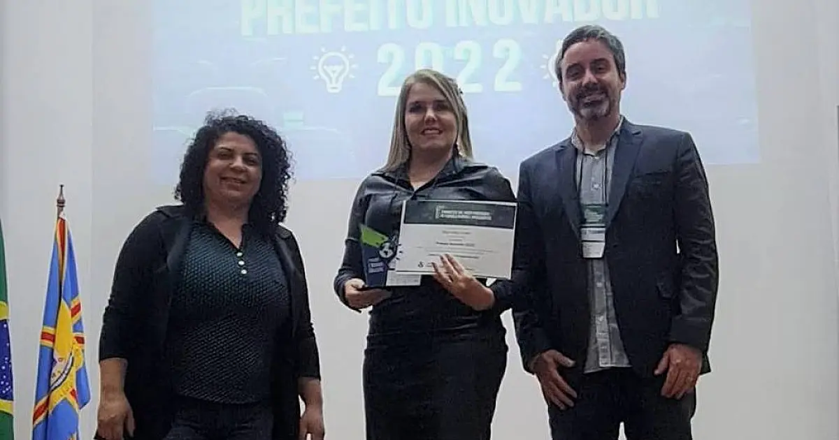 Por investimentos em tecnologia para Educação, Corumbá recebe título de "Prefeito Inovador 2022"