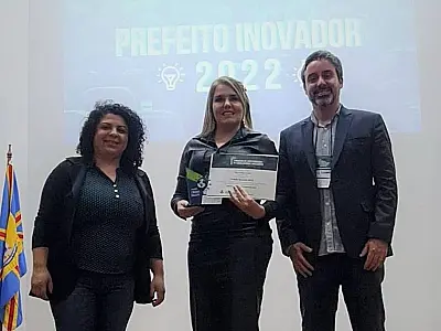 Por investimentos em tecnologia para Educação, Corumbá recebe título de "Prefeito Inovador 2022"