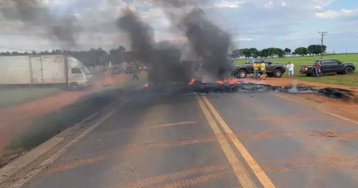 Manifestantes bloqueiam rodovias em MS após anúncio da vitória de Lula