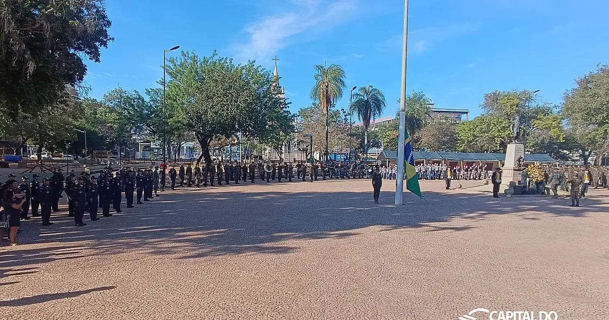 Cerimônia cívico-militar comemora os 157 da Retomada de Corumbá