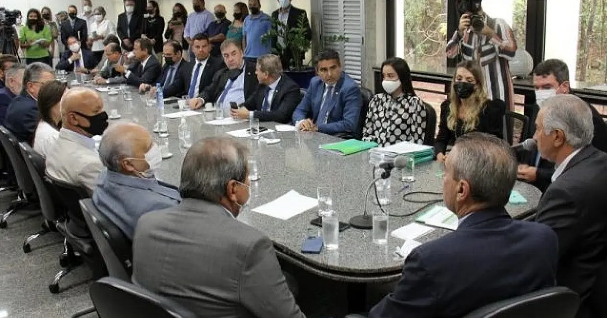Deputados discutem projetos de reestruturação de carreira dos servidores estaduais