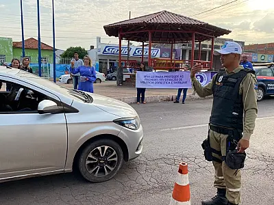 Blitz Educativa em Ladário dá inicio as ações do "Agosto Lilás"