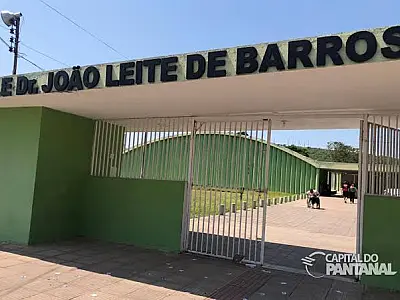 Briga entre alunas termina com jovem ferida por faca na Escola João Leite de Barros