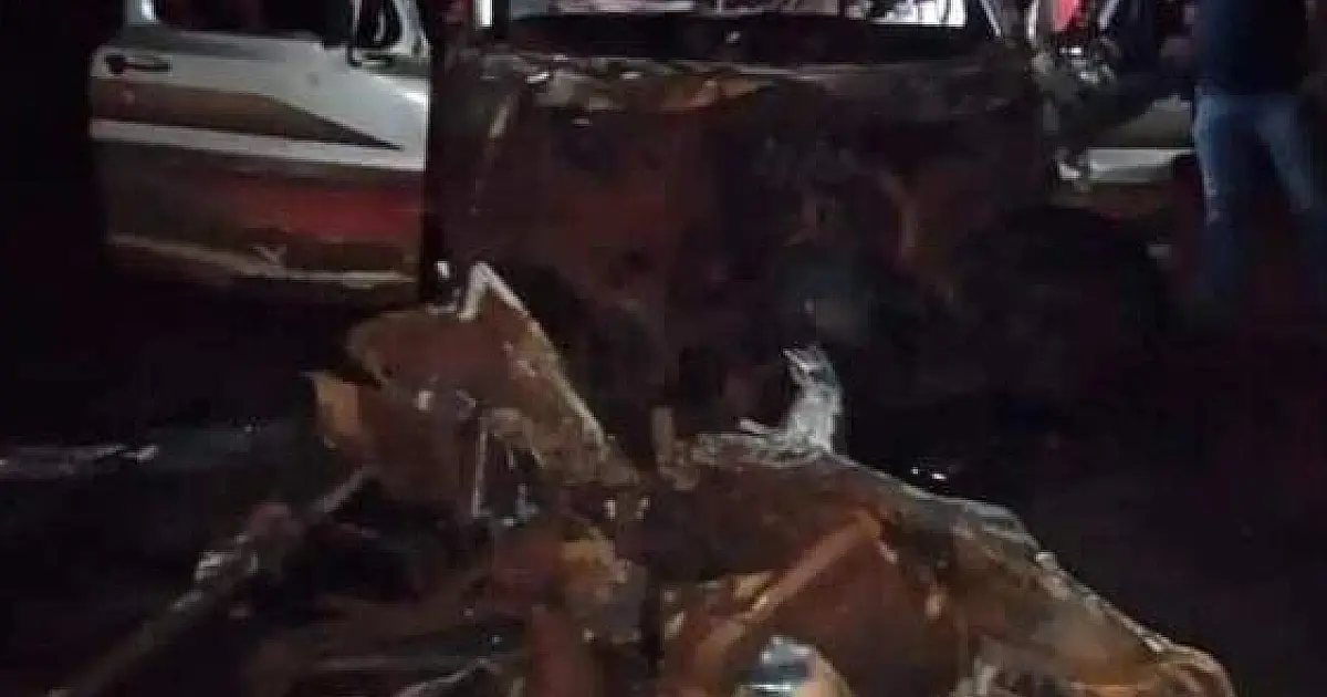 Acidente entre duas caminhonetes mata condutor e deixa um ferido na BR-262
