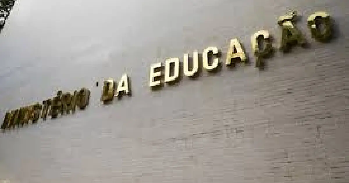 MEC aceita revogar portaria se professores de federais acabarem greve