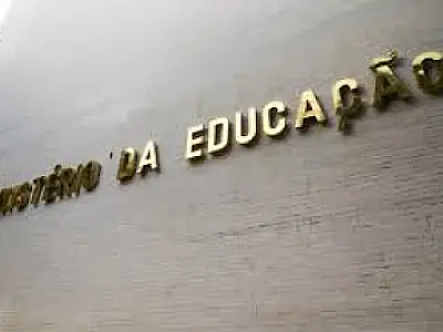 MEC aceita revogar portaria se professores de federais acabarem greve