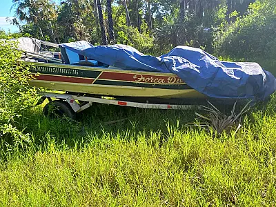 Barco furtado é recuperado em Ladário