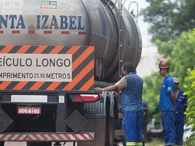 Crise no Irã dispara preço do diesel e ameaça paralisar colheita de soja em MS