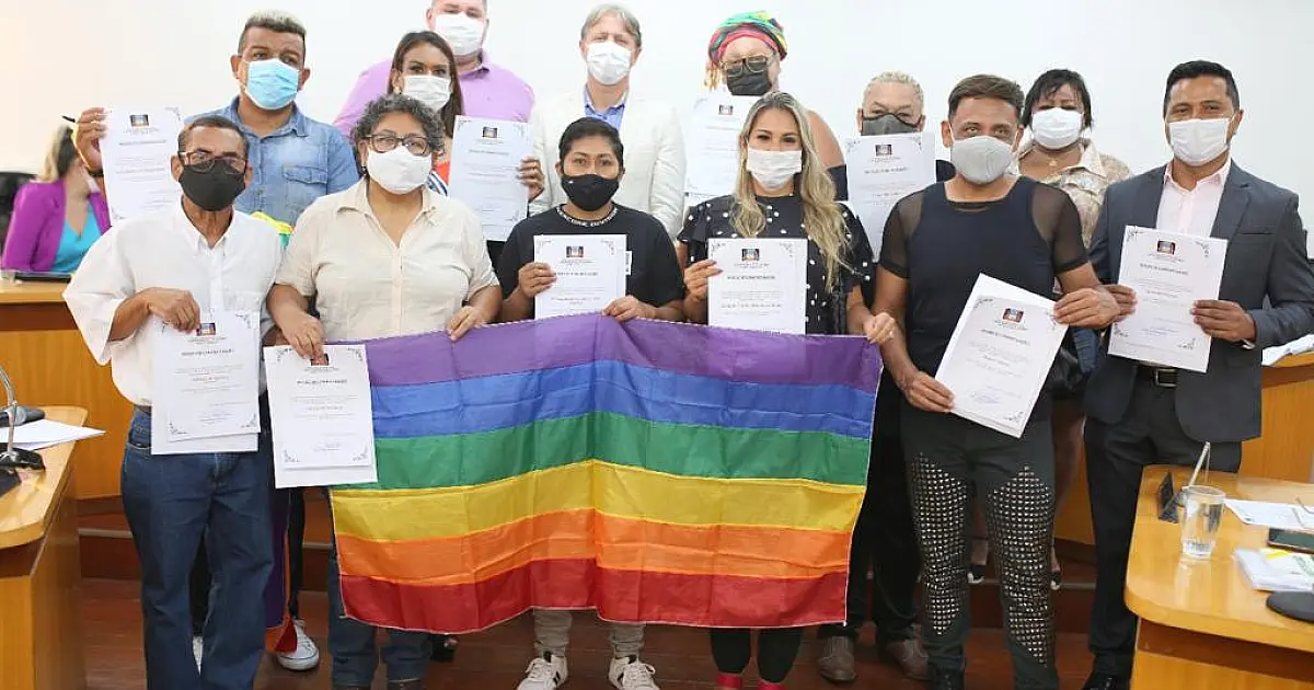 Personalidades locais são homenageadas por trabalho em prol da comunidade LGBTQIA+