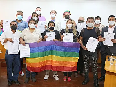 Personalidades locais são homenageadas por trabalho em prol da comunidade LGBTQIA+