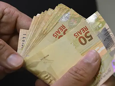 Brasileiros sacaram em dezembro R$ 429 milhões esquecidos em bancos