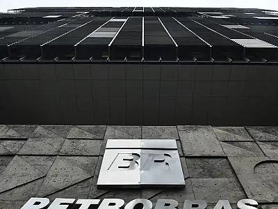 Petrobras reduz preço da gasolina em 5,2% a partir desta terça