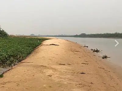 Seca do rio Paraguai forma "praias de água doce" em Corumbá e Ladário