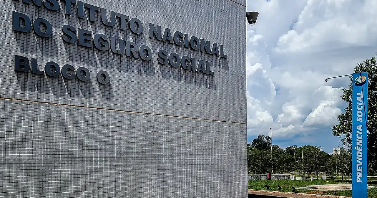 Servidores do INSS entram em greve por tempo indeterminado