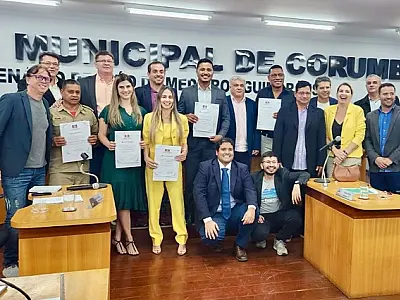 Personalidades são homenageadas pelos serviços prestados à região