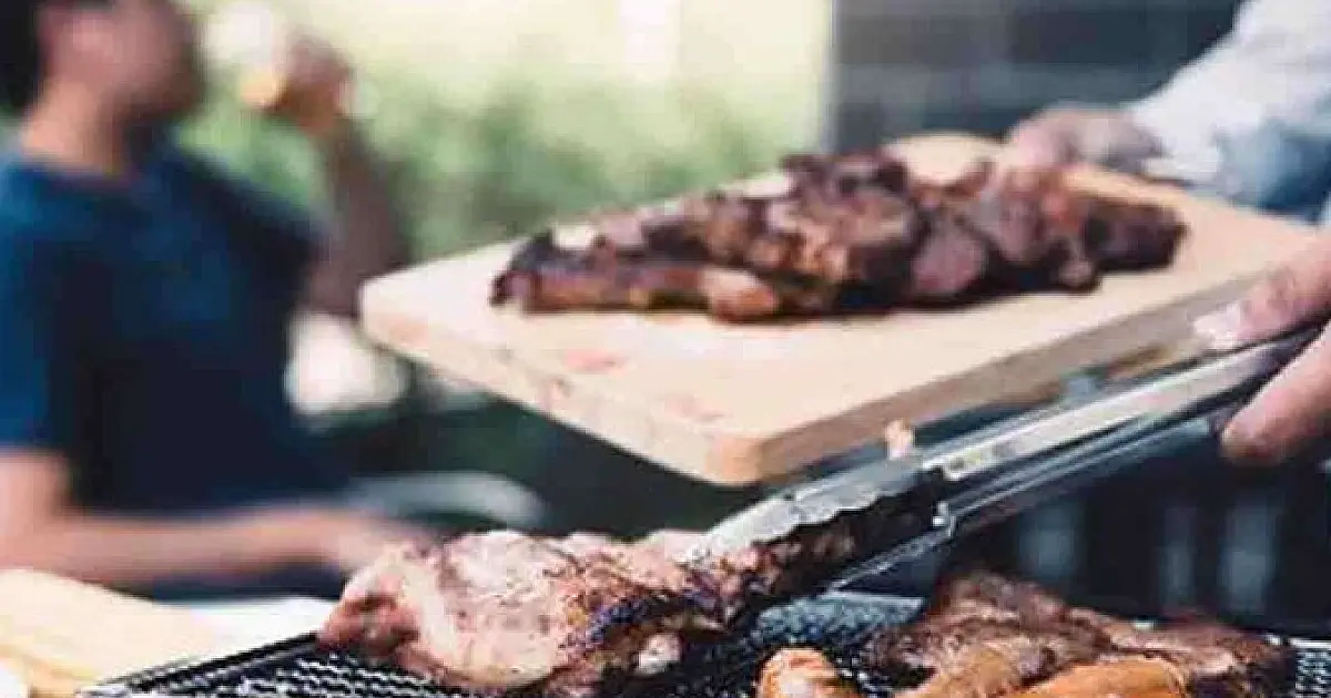 A carne tá cara? Veja dicas para economizar no churrasco do Dia dos Pais