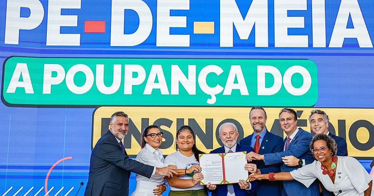 Programa Pé-de-Meia prevê R$ 9.200 por aluno para permanência de estudantes no Ensino Médio