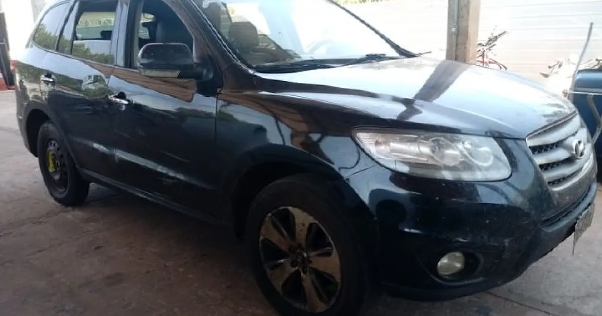 Carro SUV tem lance inicial de R$ 12 mil em leilão do Detran