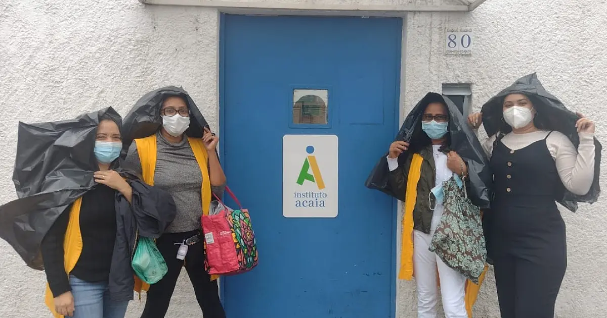 Educadora do Moinho Cultural passa por imersão no Ateliescola Acaia, em São Paulo
