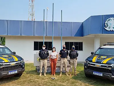 Bia Cavassa entrega duas viaturas semiblindadas à PRF
