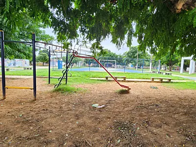 Vereador atende comunidade e pede revitalização da praça da Popular Nova