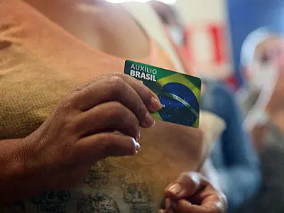 Divulgado calendário de pagamentos do Auxílio Brasil para 2023