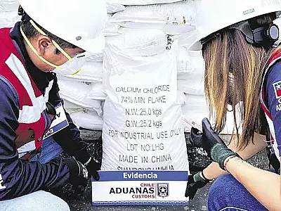 Produto químico usado para fabricar cocaína entra na Bolívia camuflado em roupas usadas