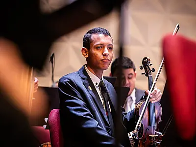 Violonista de Corumbá fará residência artística com a Orquestra Sinfônica Brasileira