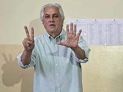 Delcídio do Amaral vota e diz estar confiante nas propostas apresentadas
