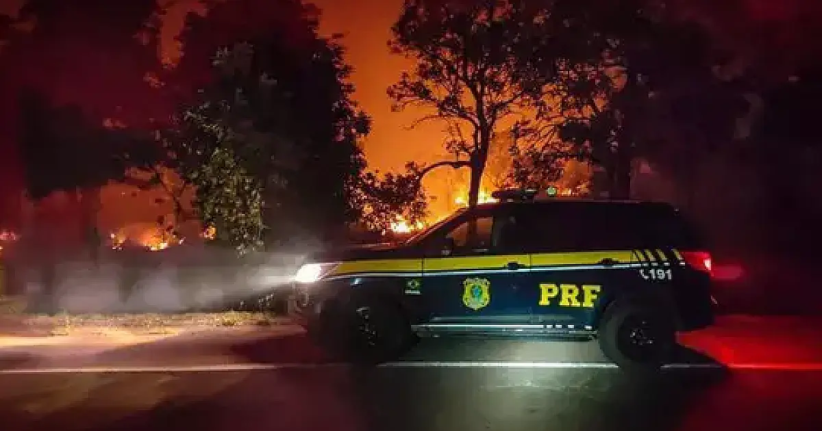 PRF intensifica rondas na BR-262 para evitar acidentes causados pela fumaça