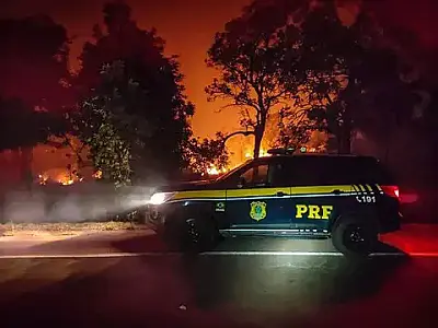PRF intensifica rondas na BR-262 para evitar acidentes causados pela fumaça