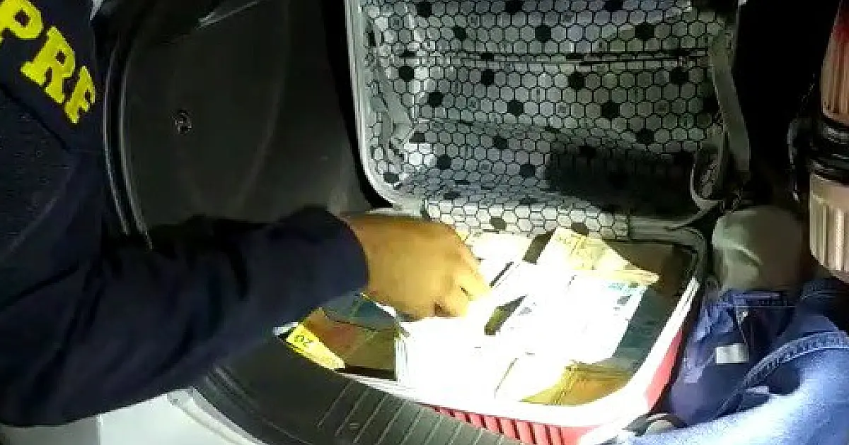 PRF flagra casal com R$ 160 mil reais em espécie e sem procedência