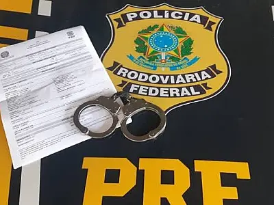 PRF prende homem com documento falso em fiscalização na BR 262