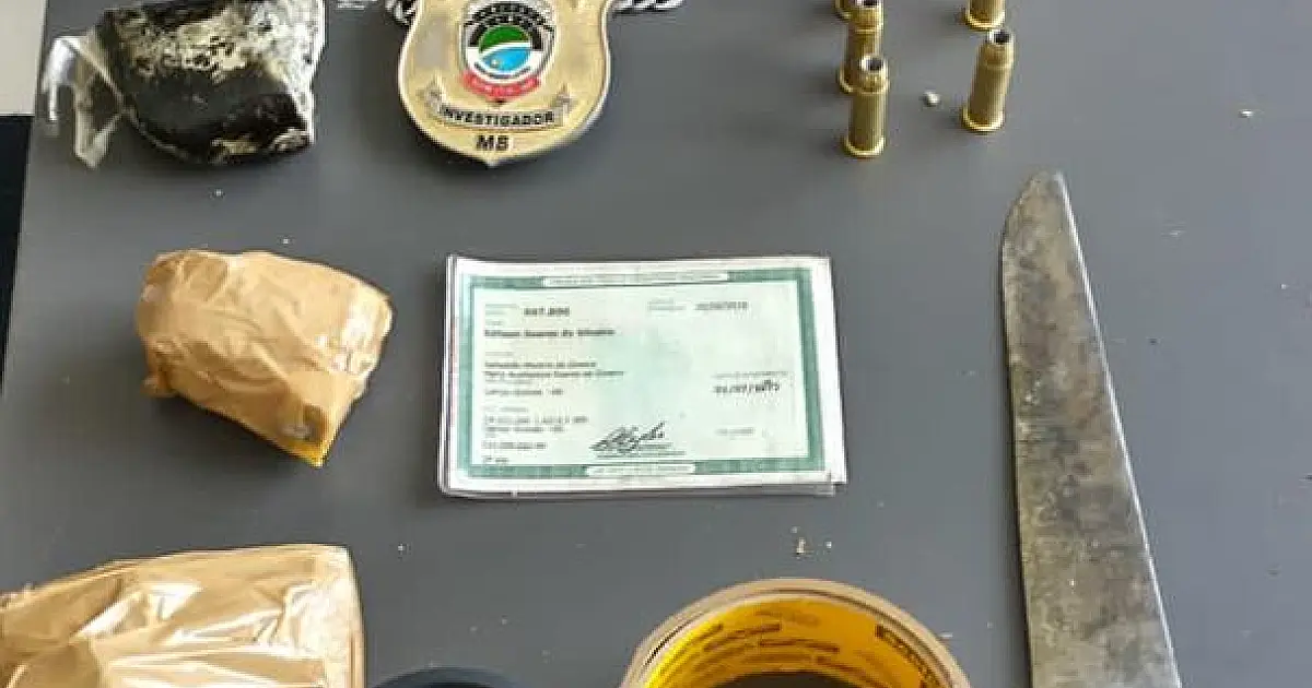 Foragido é recapturado com drogas, arma e munições