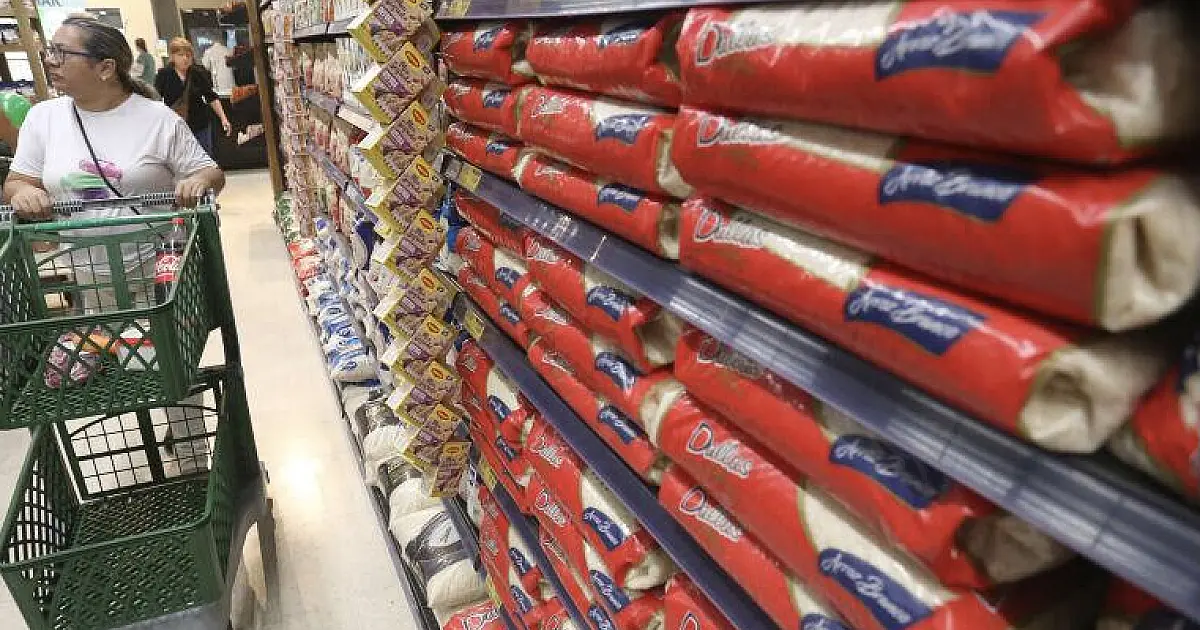 Rótulo de alimentos passa a ter alerta de excesso de açúcar, sódio e gordura
