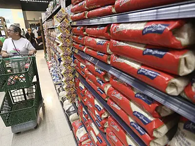 Rótulo de alimentos passa a ter alerta de excesso de açúcar, sódio e gordura