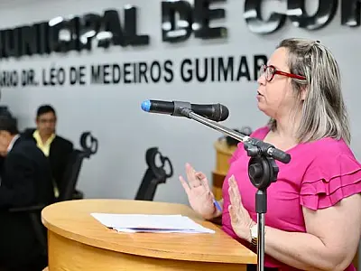 Secretária de Saúde dá explicações sobre a remoção de pacientes para Capital
