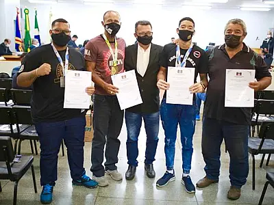Câmara homenageia atletas por resultados positivos em competições nacionais