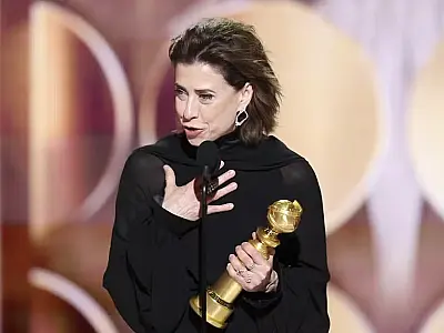 Fernanda Torres leva Globo de Ouro por atuação em Ainda Estou Aqui
