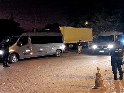 Fiscalização contra o transporte clandestino autua 8 veículos no feriado