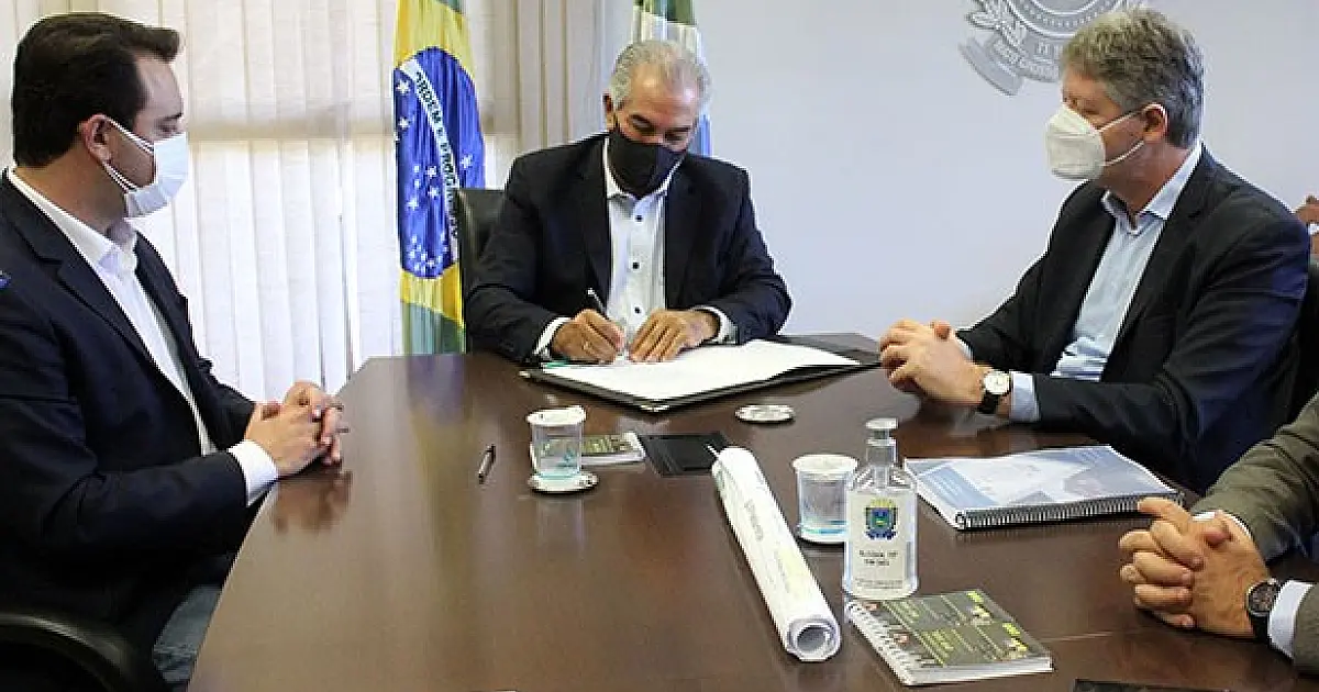Governadores de MS e PR assinam convênio para estudo sobre nova ponte na região sudeste do Estado