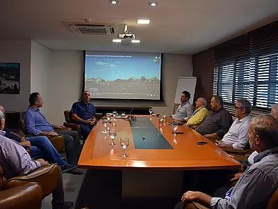 Reunião discute implantação de polo siderúrgico na região de Corumbá