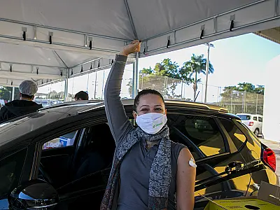 Corumbá vacina adolescentes acima de 15 anos nesta terça-feira (17)
