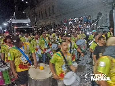 Cinco escolas de samba cumprem primeira noite de ensaio técnico na avenida