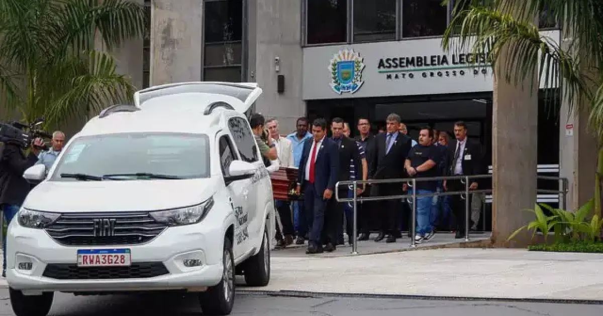 "Amarildo vive", dizem familiares e amigos antes de corpo deixar Assembleia