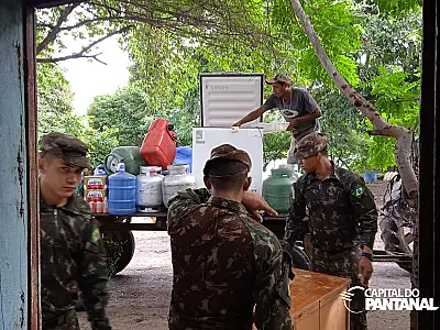 Ribeirinhos são despejados de terras no Morrinho