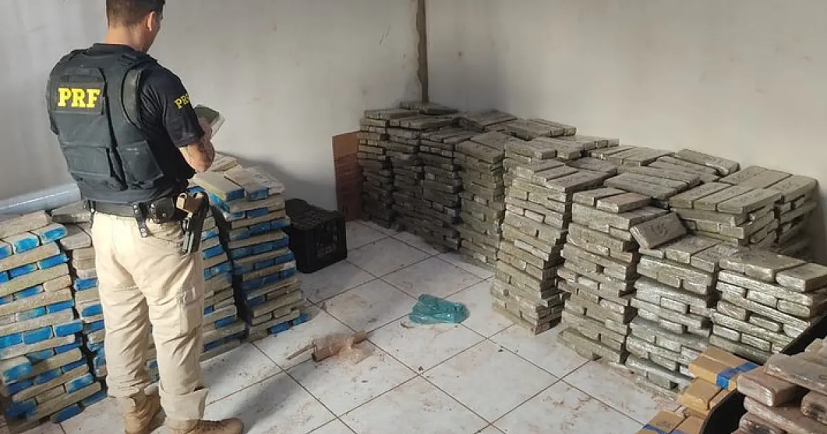 Oficina utilizada como entreposto é fechada; 2,6 toneladas de maconha são apreendidas