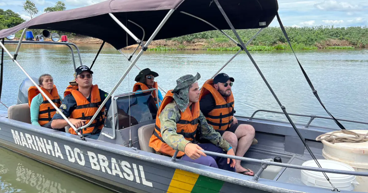 A bordo de navio da Marinha, pesquisadores do Bioparque desbravam o Pantanal em expedição