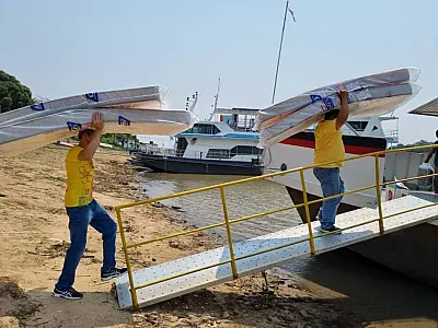 Materiais e cestas básicas são enviadas para ribeirinhos afetados por vendaval no começo do mês